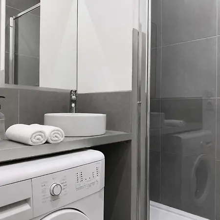 Bevi - Moderne Equipe • 2 Pers • Centre • Tram A Pied *