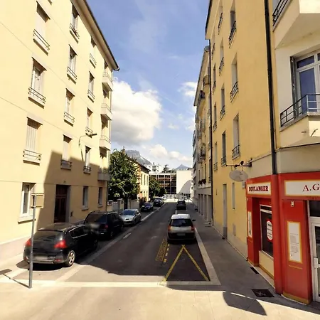 Bevi - Moderne Equipe • 2 Pers • Centre • Tram A Pied Daire